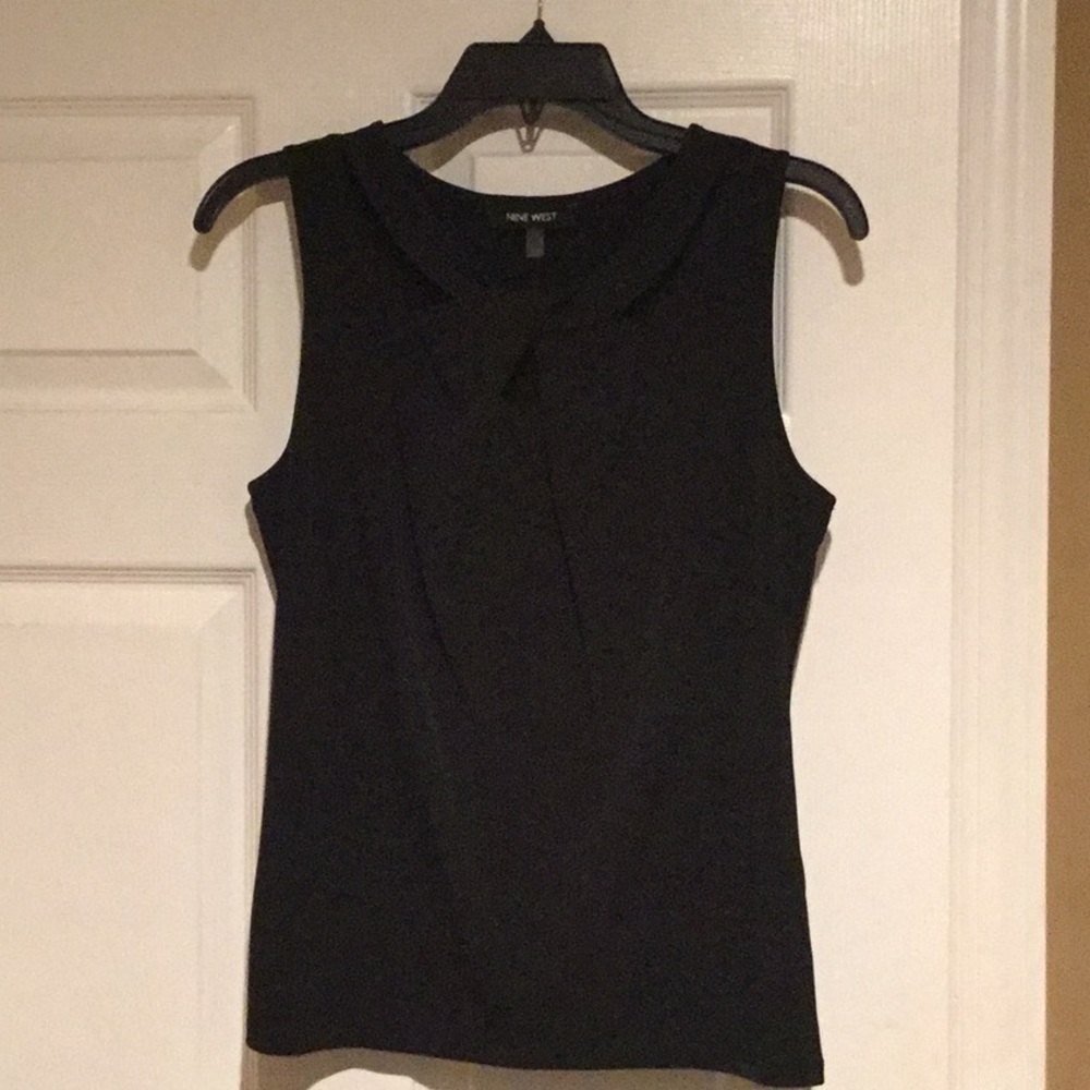 Sleeveless blouse